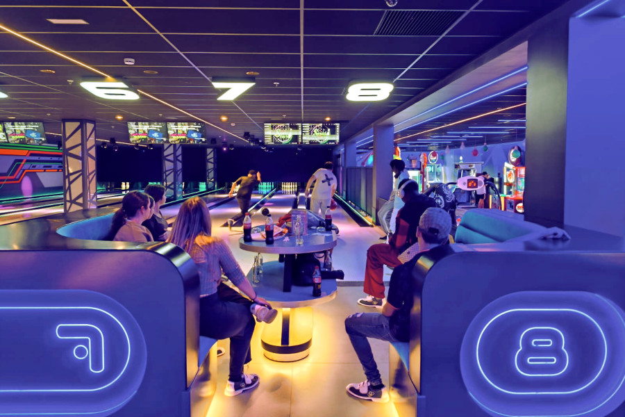 El grupo de jóvenes, en la bolera de San Fernando