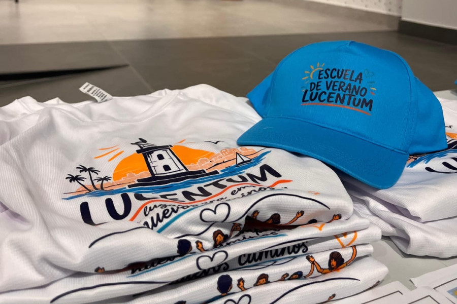 Camisetas y gorras serigrafiadas de la Escuela de Verano de Lucentum