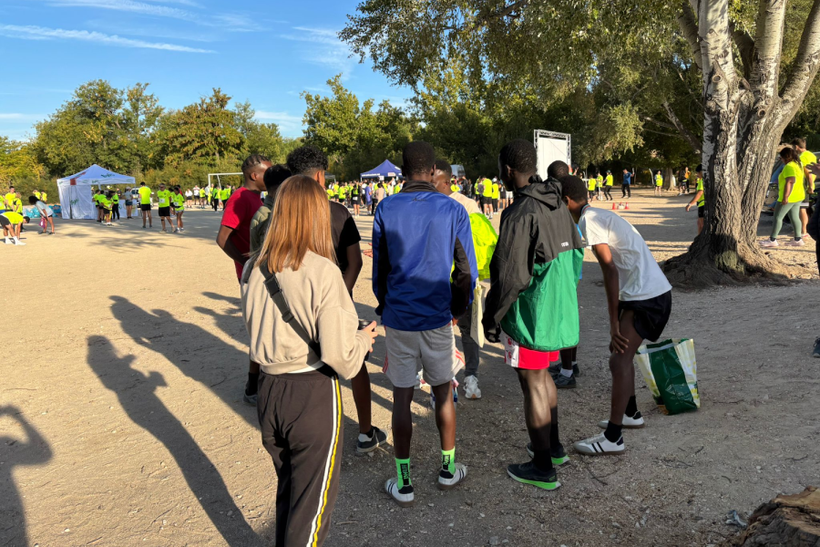 Jóvenes atendidos en hogares de acogida de Madrid participan en una Carrera Solidaria 