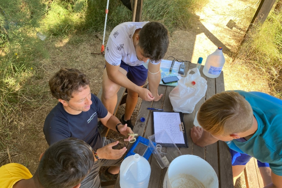 El centro educativo ‘La Zarza’ de Abanilla (Murcia) retoma las actividades de conservación y mantenimiento de los hábitats naturales del municipio de Pinoso 