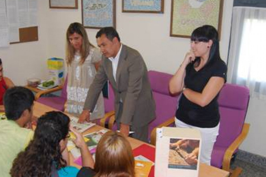El Consejero de Administraciones Públicas y Política Local del Gobierno de la Rioja, visita el Centro Educativo “Virgen de Valvanera” de Logroño