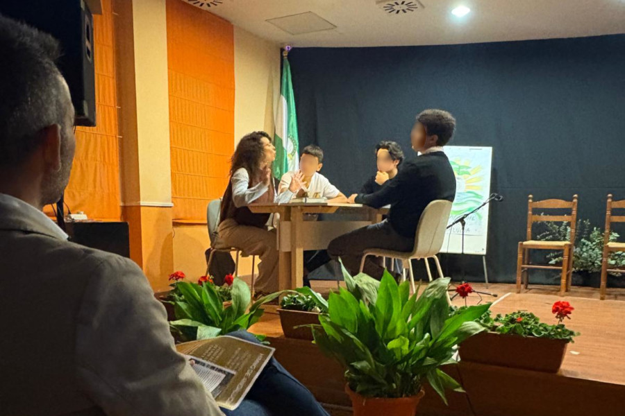 Teatro, música e identidad para conmemorar el Día de la Bandera de Andalucía en el centro ‘Las Lagunillas’