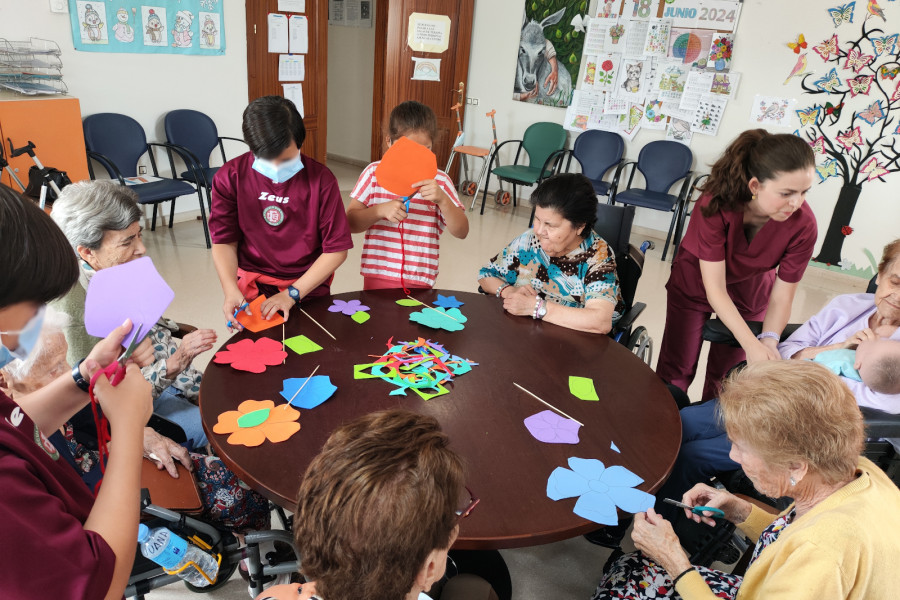 Actividades terapéuticas y sociales residencia 'María de la Paz'