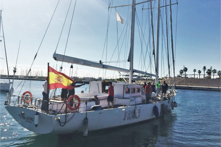 Imagen de la salida de la goleta del puerto de Burriana