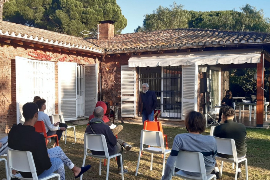 El ilusionista y humorista Màgic Andreu visita a los jóvenes atendidos en el SPAAI ‘Llavaneres’ de Barcelona