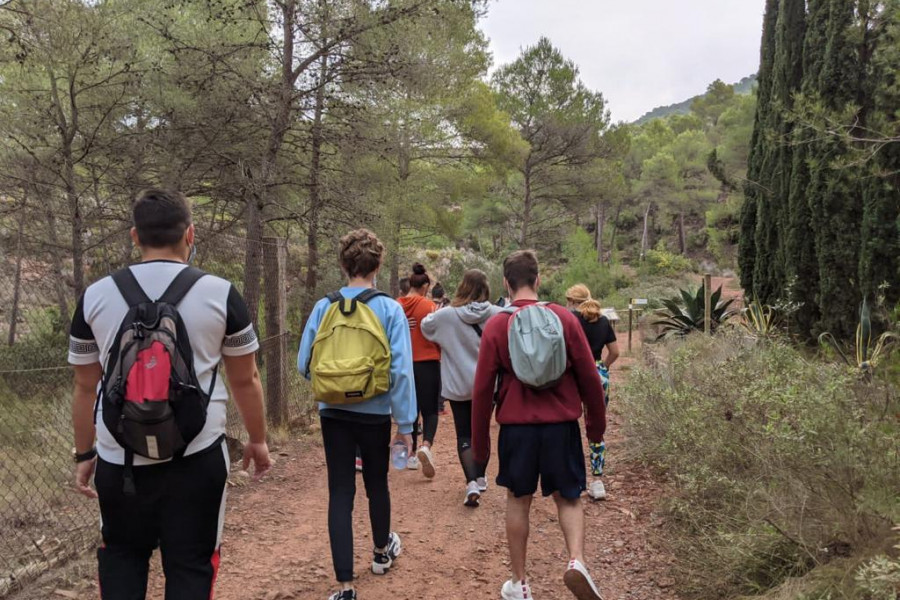 Los jóvenes atendidos en la residencia ‘Mariano Ribera’ de Burjassot (Valencia) descubren el Parque Natural de la Sierra Calderona