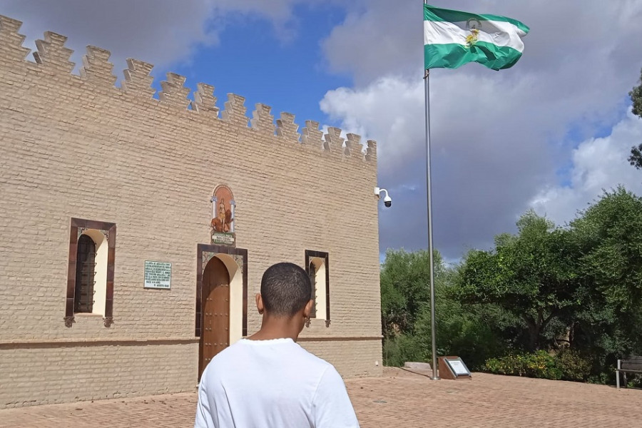 Un menor atendido en el centro ‘El Limonar’ de Alcalá de Guadaíra conoce la historia y cultura andaluza visitando la casa de Blas Infante