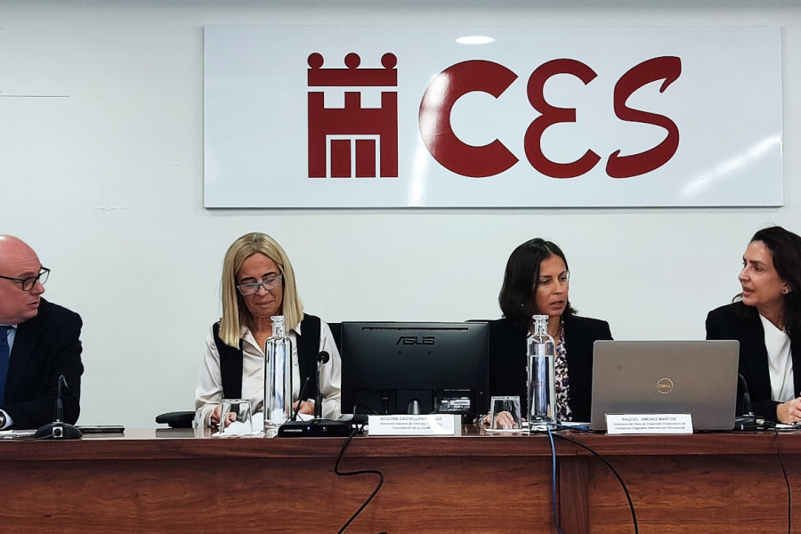 Mesa redonda con Pedro Martínez, Begoña Castellanos, Raquel Jiménez y Carolina Olivares