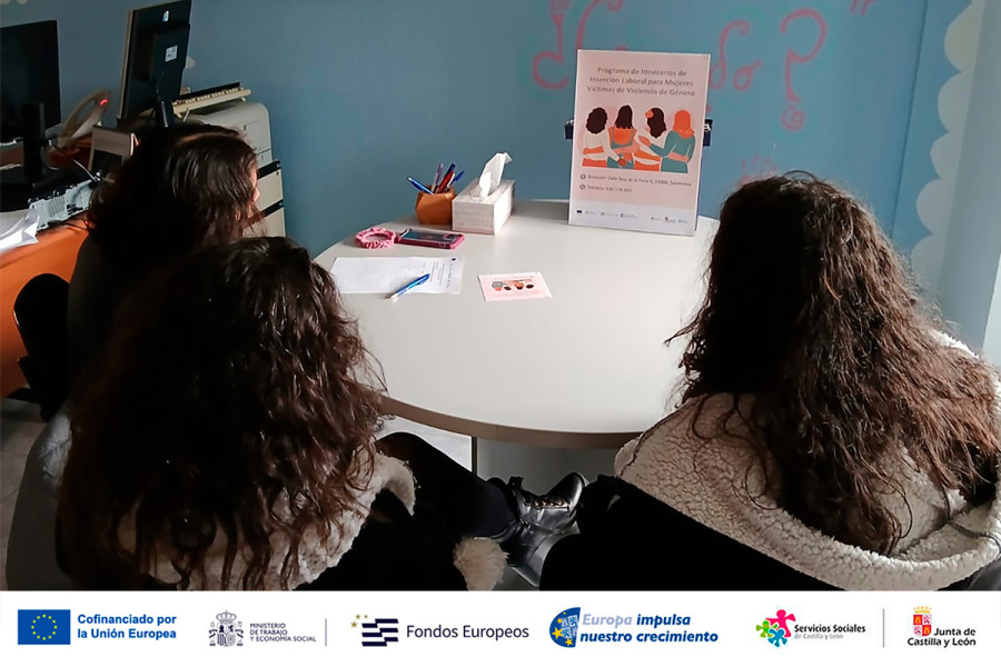 Mujeres víctimas de violencia de género mejoran su situación laboral gracias a itinerarios de inserción personalizados