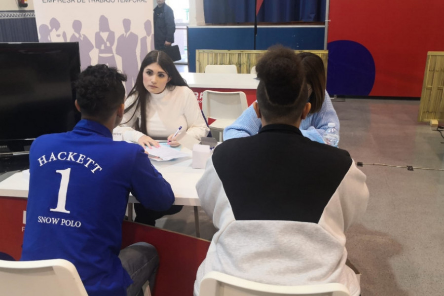 Los jóvenes atendidos en ‘Baix Maestrat’ de Vinarós (Castellón) refuerzan su proceso de inserción sociolaboral en el foro de empleo Connecta Labora Càlig. Fundación Diagrama. Comunidad Valenciana 2020.