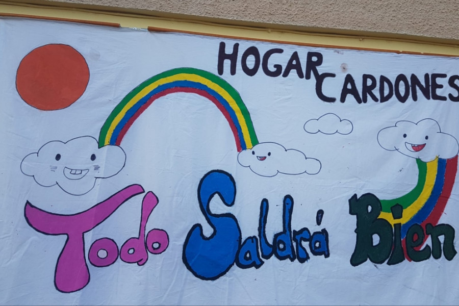 Los jóvenes atendidos en el centro ‘Cardones’ de Las Palmas de Gran Canaria elaboran un gran mural bajo el lema ‘Todo saldrá bien’. Fundación Diagrama 2020.