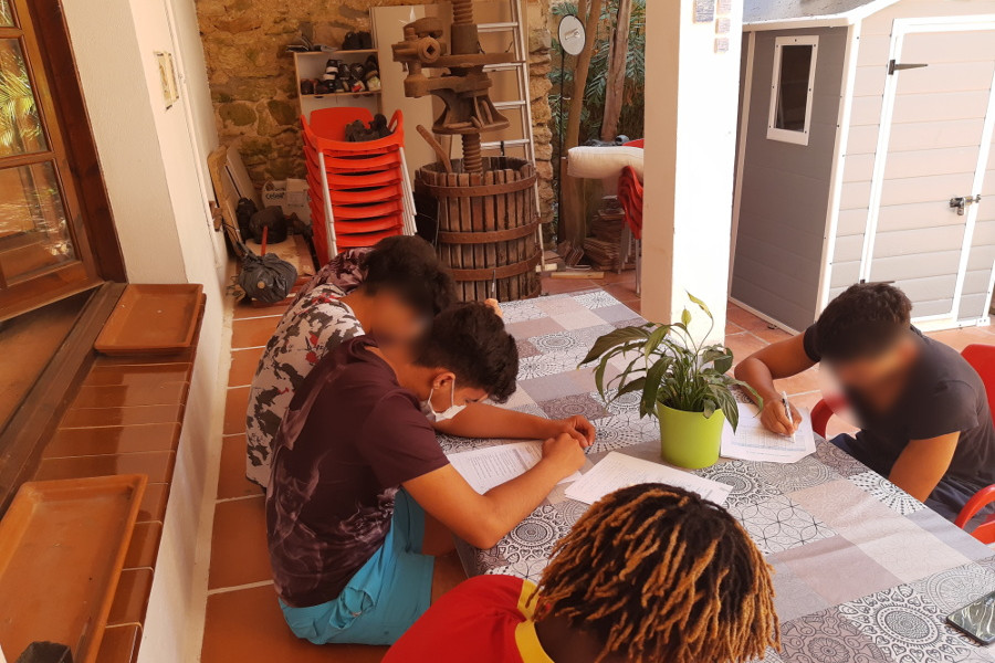 Jóvenes atendidos por Fundación Diagrama en Cataluña participan en un proyecto de interculturalidad y acción social de la Obra Social La Caixa. 2020