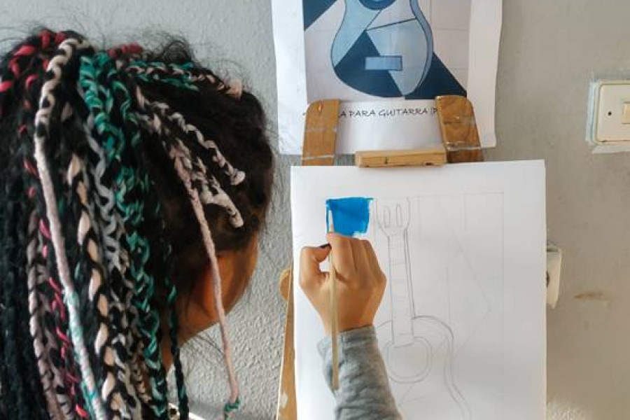 Los jóvenes atendidos en la Residencia ‘Llauradors’ de Elche (Alicante) llevan a cabo numerosas actividades durante la etapa de aislamiento. Fundación Diagrama. Comunidad Valenciana 2020.