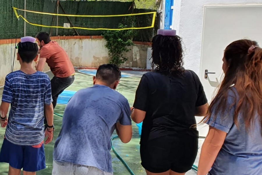 Los jóvenes atendidos en la Residencia ‘Torrent III’ (Valencia) llevan a cabo varias actividades para celebrar el primer aniversario del recurso. Fundación Diagrama. Comunidad Valenciana 2020.