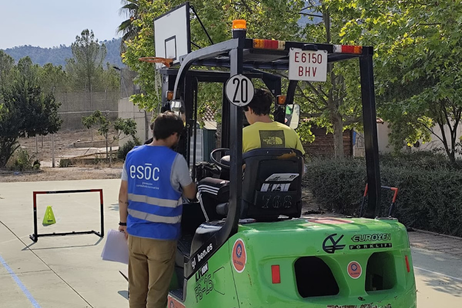 16 jóvenes de la residencia ‘La Villa’ finalizan con éxito las formaciones del Programa Talento Joven de la Cámara de Comercio de Alicante