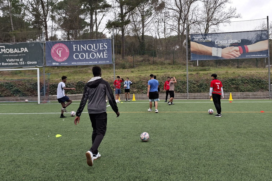 12 jóvenes del SPAAI ‘Garbet’ participan en un entrenamiento profesional del Consejo Deportivo del Gironès