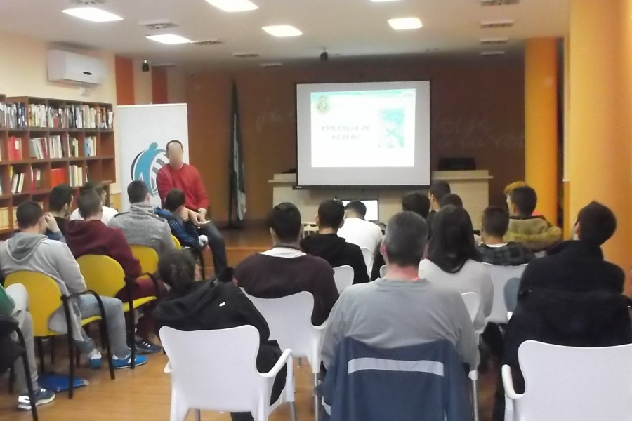 Charla de concienciación sobre violencia de género. Las Lagunillas. Fundación Diagrama.