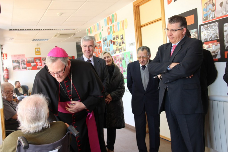 Monseñor Lorca Planes visita la residencia para mayores ‘Altavida’ y el centro educativo ‘La Zarza’ de Fundación Diagrama en Abanilla (Murcia)