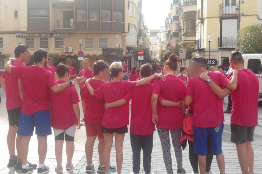 Jóvenes de 'Baix Maestrat' de Vinarós. Maratón Popular 2016. Fundación Diagrama.