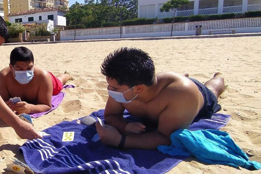 Los menores atendidos en el centro ‘Odiel’ de Huelva disfrutan de una jornada de ocio y tiempo libre saludable en la Ría de Punta Umbría. Fundación Diagrama. Andalucía 2020.