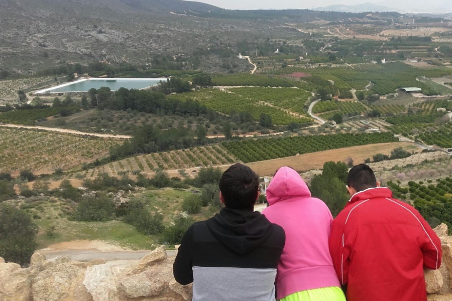 Visita a Montesa. Menores del centro 'Anassim'. Fundación Diagrama.