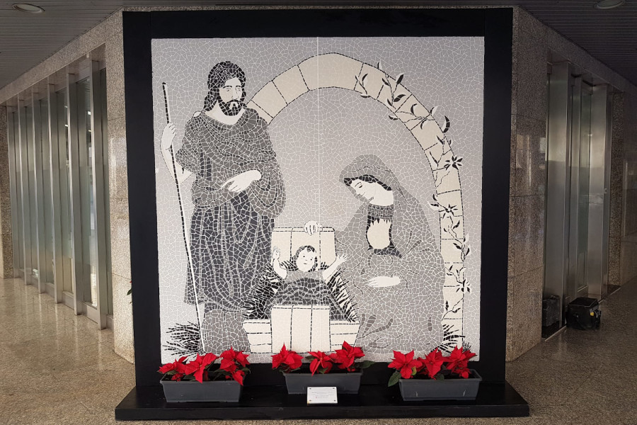 Nacimiento en trencadís elaborado por jóvenes de Pi Gros