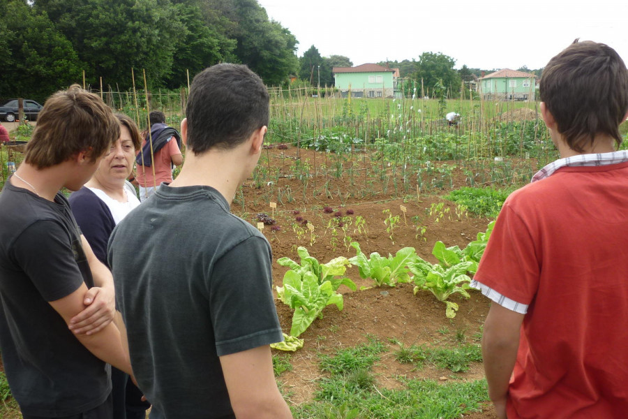 Jóvenes del Centro Juvenil de Cantabria asisten a la Escuela de Medio Ambiente del Ayuntamiento de Camargo