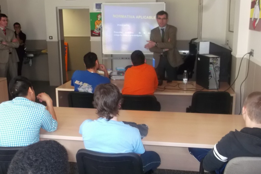 Los jóvenes del centro ‘Virgen de Valvanera’ de Logroño reciben información sobre conductas de riesgo y valores de convivencia