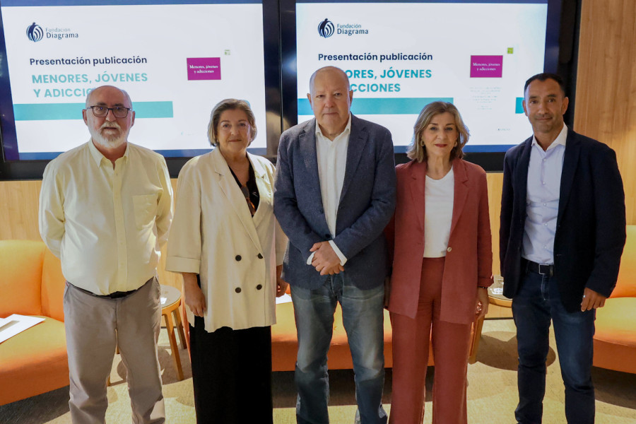 Directores, colaboradores y personalidades en la presentación del libro 'Menores, jóvenes y adicciones' de Fundación Diagrama