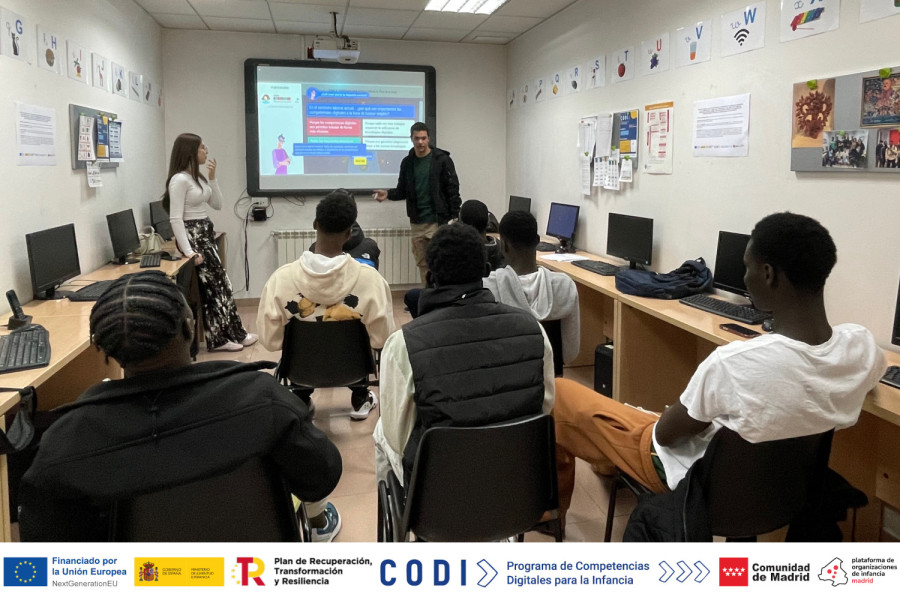 Más de 200 personas jóvenes de Madrid se forman en competencias digitales a través del Programa CODI