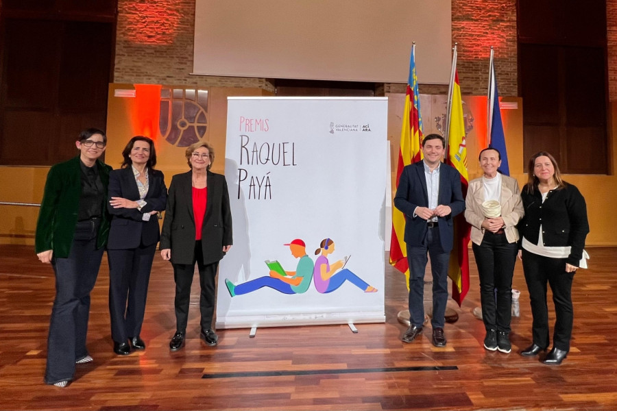 Imagen de la gala facilitada por la Generalitat Valenciana. De izquierda a derecha, Bárbara Congost, Angélica Such, Teresa Gisbert, Ignacio Grande, Pilar de la Oliva y Rosario Escrig