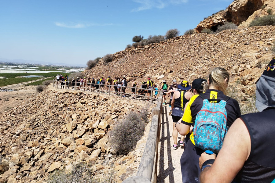 Personas atendidas en el centro ‘Cristo de los Mineros’ de La Unión realizan una ruta de senderismo por el monte de Cabezo Gordo