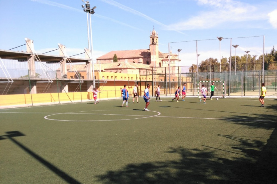 Menores de los centros ‘San Miguel’ de Granada, ‘Las Lagunillas’ de Jaén y ‘Medina Azahara’ de Córdoba participan en un torneo deportivo