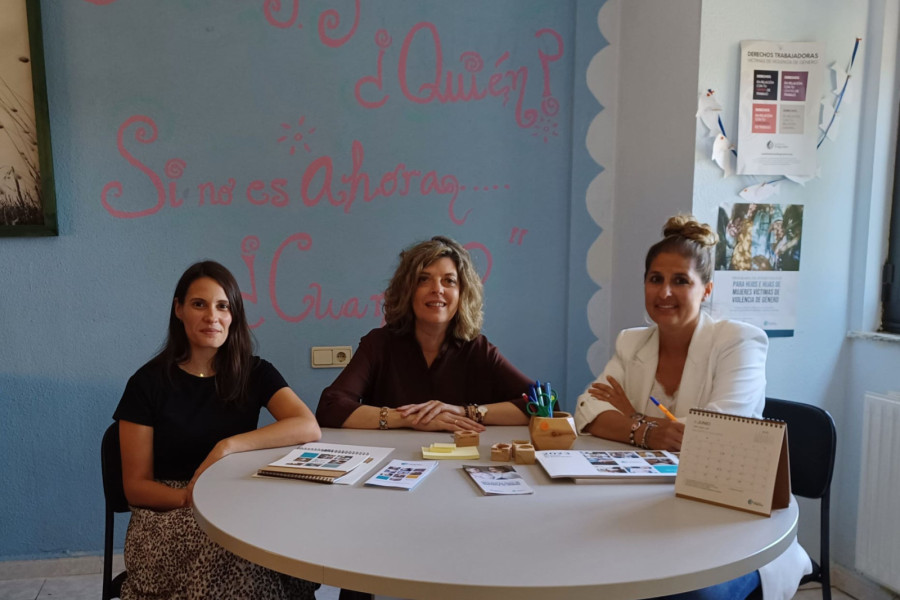 La sede de Fundación Diagrama en Salamanca recibe la visita de la directora general de la Mujer de la Junta de Castilla y León