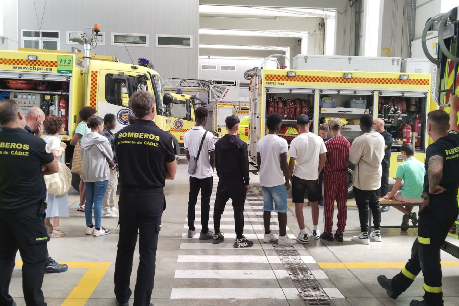 Labora Cádiz visita Parque Bomberos